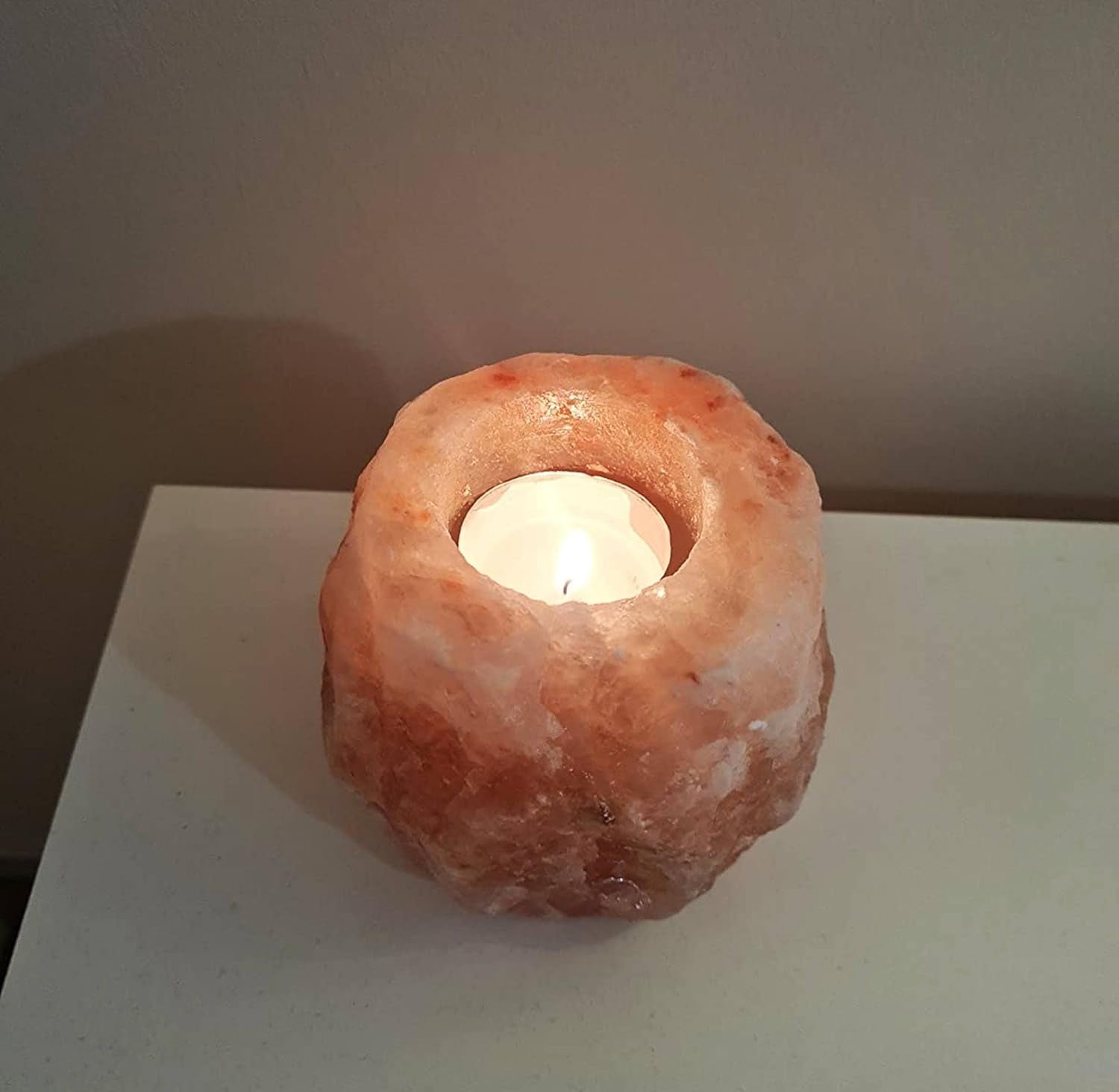 Salt Candle Holder Natural Himalayan Pink Crystal Salt Rock Hand Curved Tea Lights Holder Elegant Look for Decoration, Aromatherapy, Health Care, & Meditation Accessories