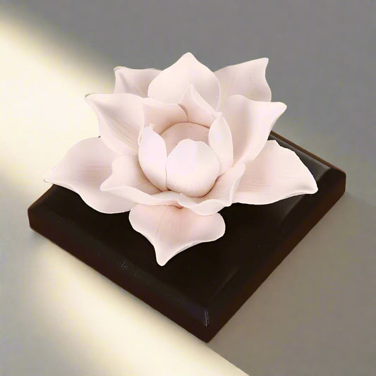 Rose and Lotus Ceramic Perfumer Diffuser Indoor Essential Oil Durable Stone Diffuser Air Freshener Table Top Bedroom Decor